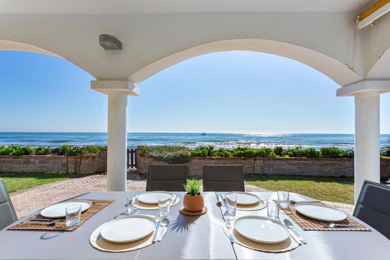 מארבלה Charming Villa On The Seafront מראה חיצוני תמונה