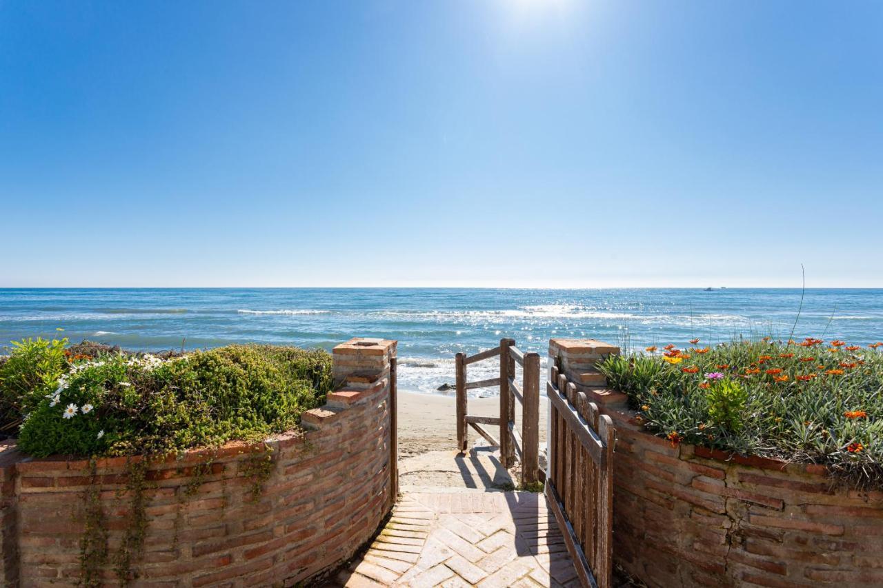 מארבלה Charming Villa On The Seafront מראה חיצוני תמונה