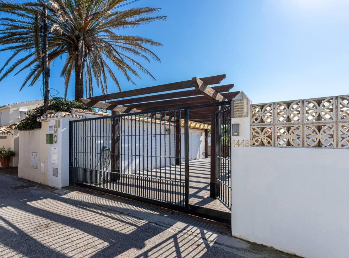 מארבלה Charming Villa On The Seafront מראה חיצוני תמונה