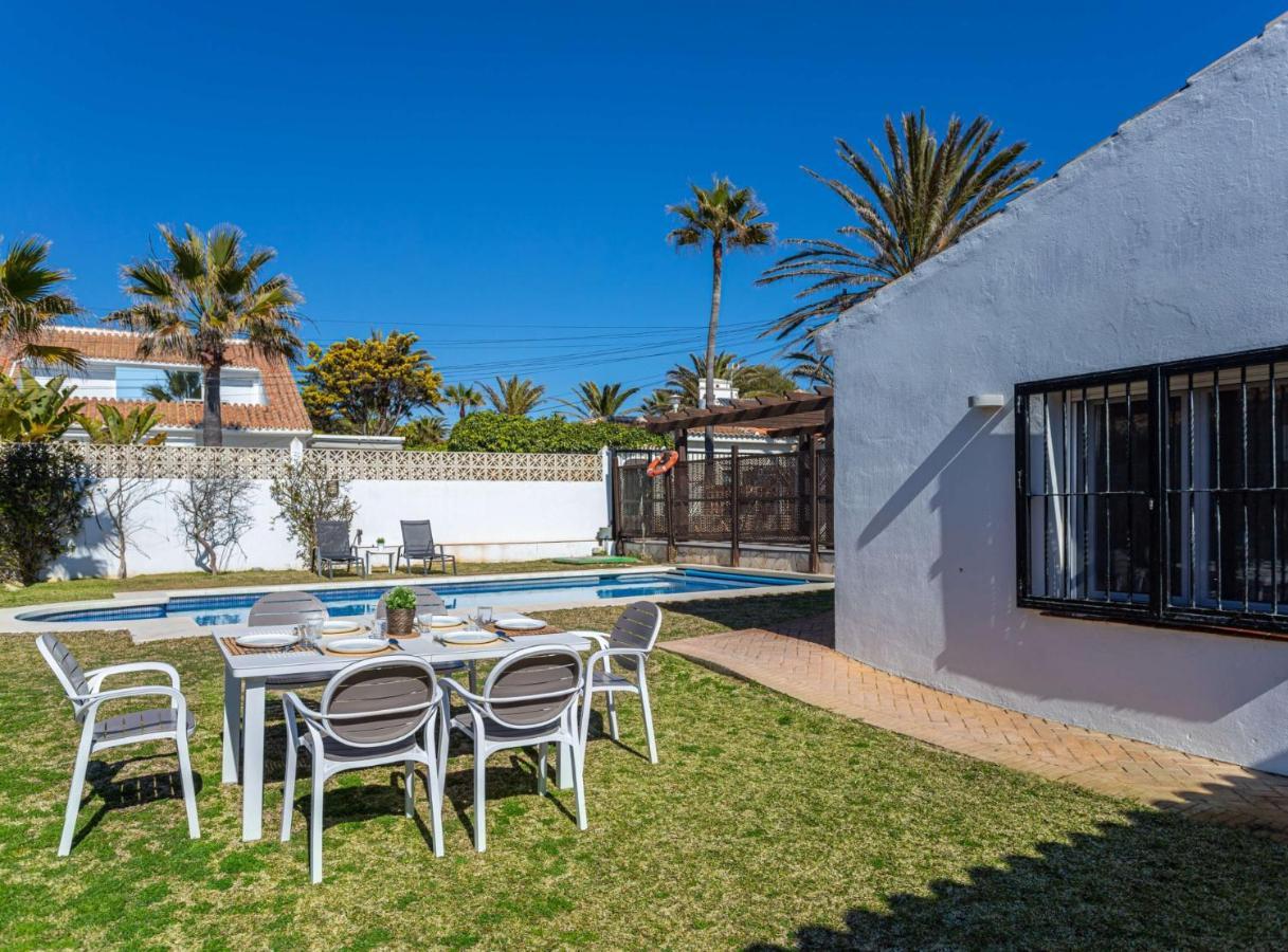 מארבלה Charming Villa On The Seafront מראה חיצוני תמונה