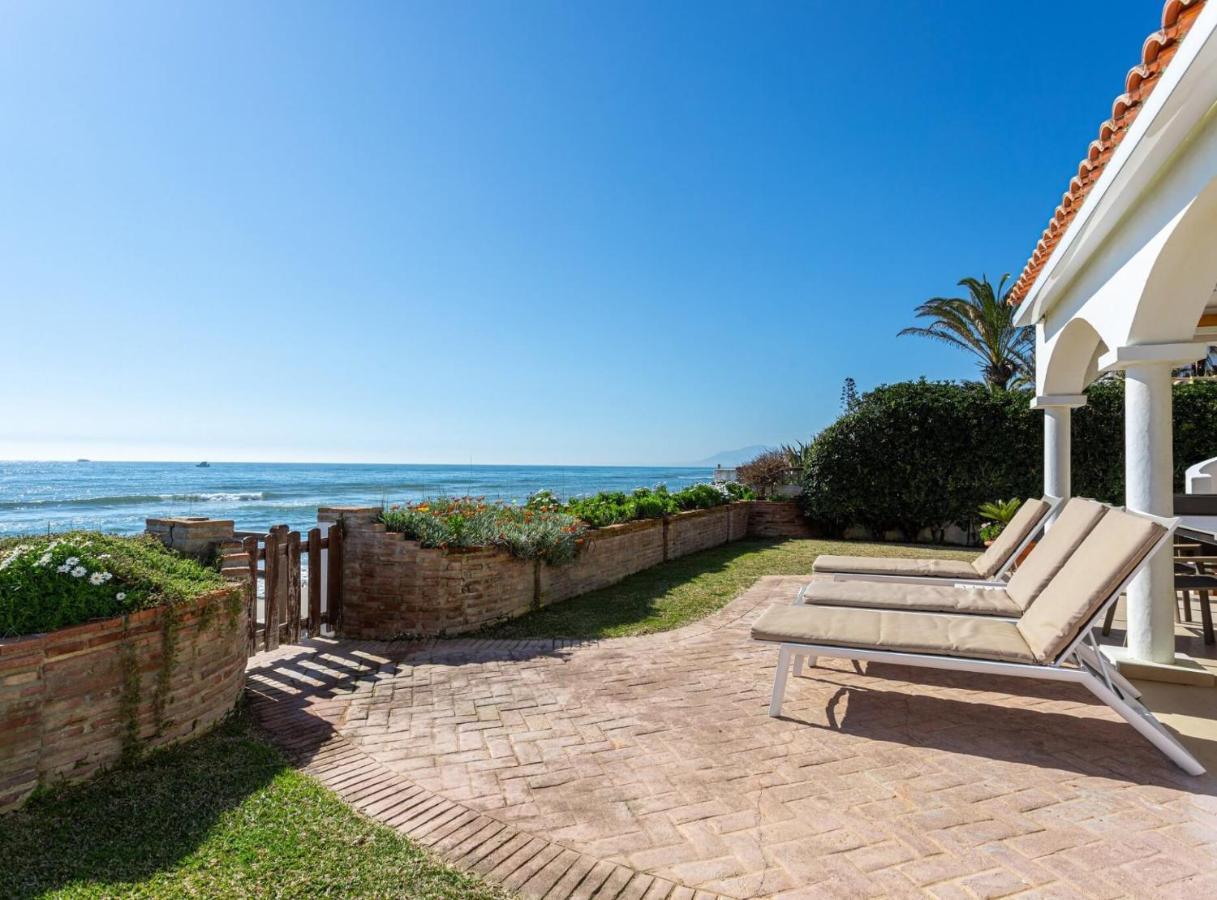 מארבלה Charming Villa On The Seafront מראה חיצוני תמונה
